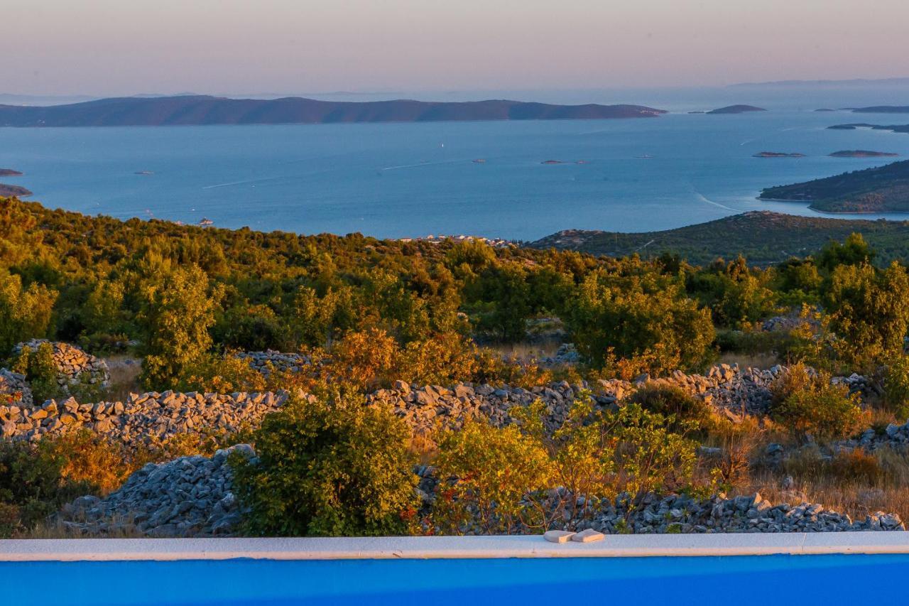 Villa Zlatno Sunce In The Hills Near Trogir Vrsine Exterior foto